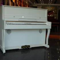 پیانو طرح آکوستیک یاماها مدل UP75