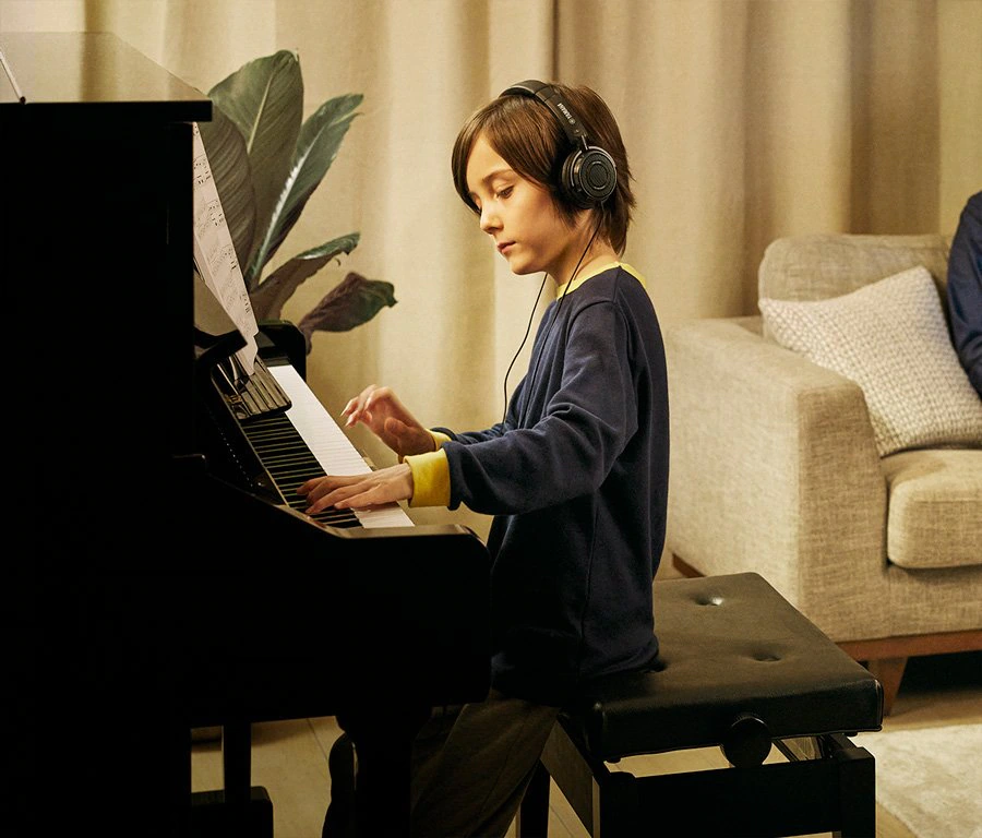 نواختن پیانو توسط کودکان