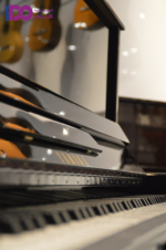 قیمت پیانو طرح آکوستیک مدل UX90