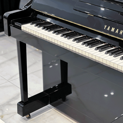 خرید پیانو آکوستیک یاماها Yamaha YM10